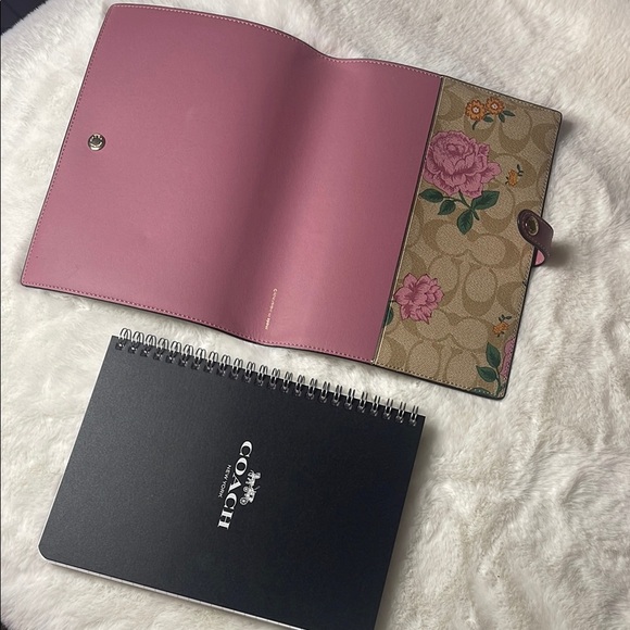 COACH Floral Tan and Pink Signature Planner cover - Picture 7 of 12